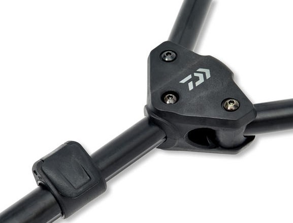 rod-pod-niskopoziomowy-na-3-wedki-black-widow-daiwa rod-pod-niskopoziomowy-na-3-wedki-black-widow-daiwa