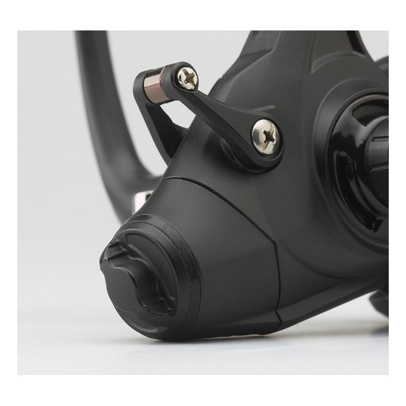 Kołowrotek Prologic Avenger BF z korbą SST 6000