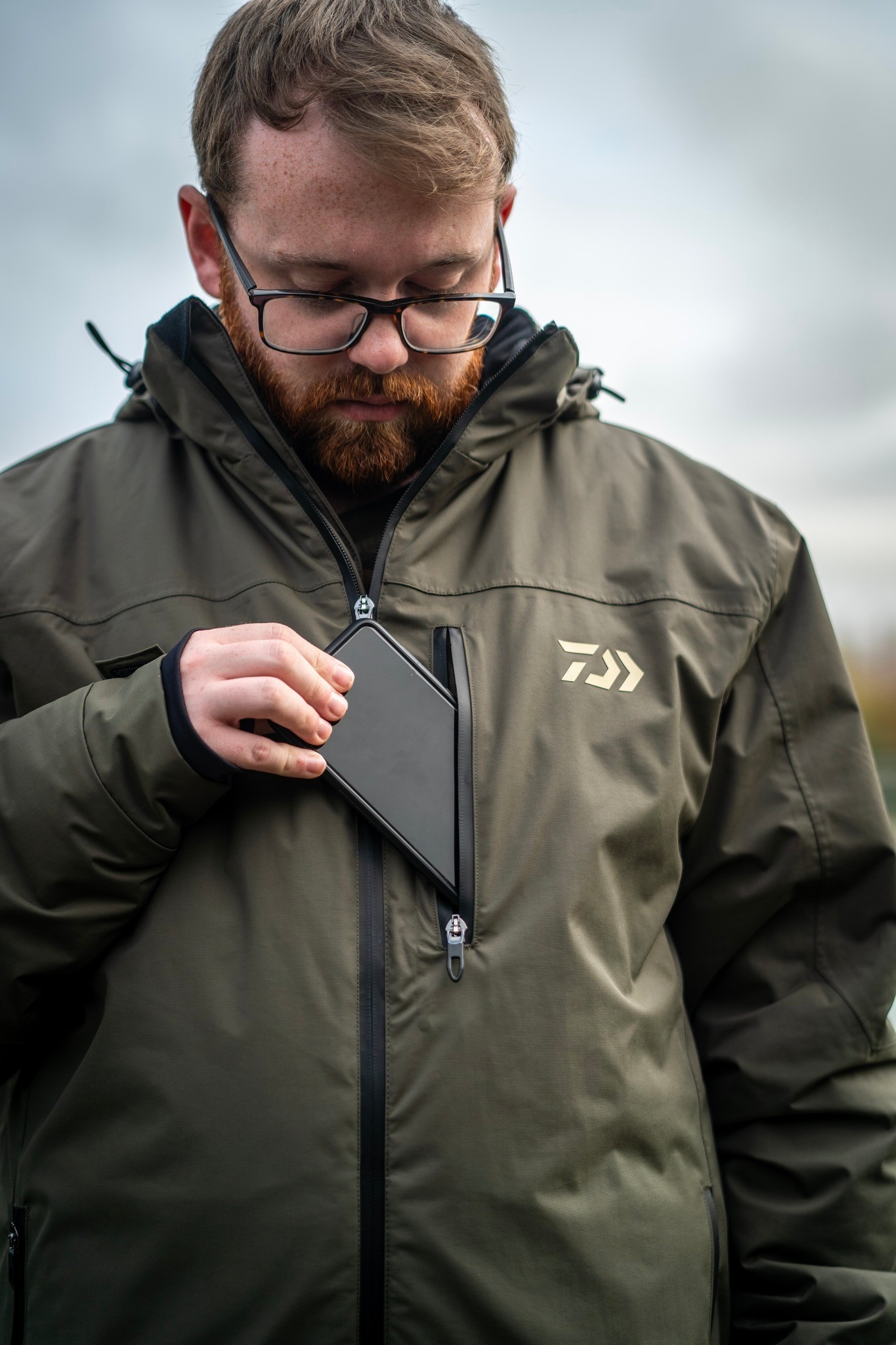 kombinezon-karpiowy-na-zime-daiwa