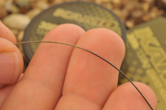 plecionka-kamo-coated-hooklink-korda