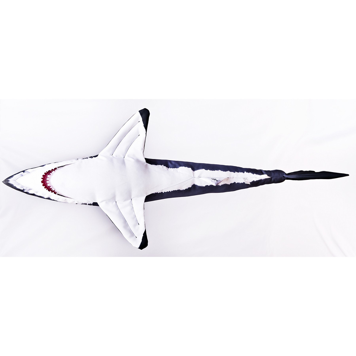 maskotka-poduszka-rekin-zarlacz-bialy-gaby maskotka-poduszka-rekin-zarlacz-bialy-gaby