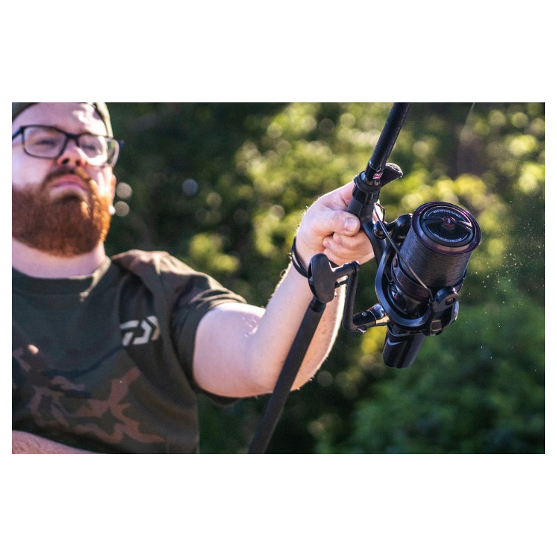 Kołowrotek Daiwa 22 WHISKER 45 SCW QD OT 4500 Kołowrotek Daiwa 22 WHISKER 45 SCW QD OT 4500