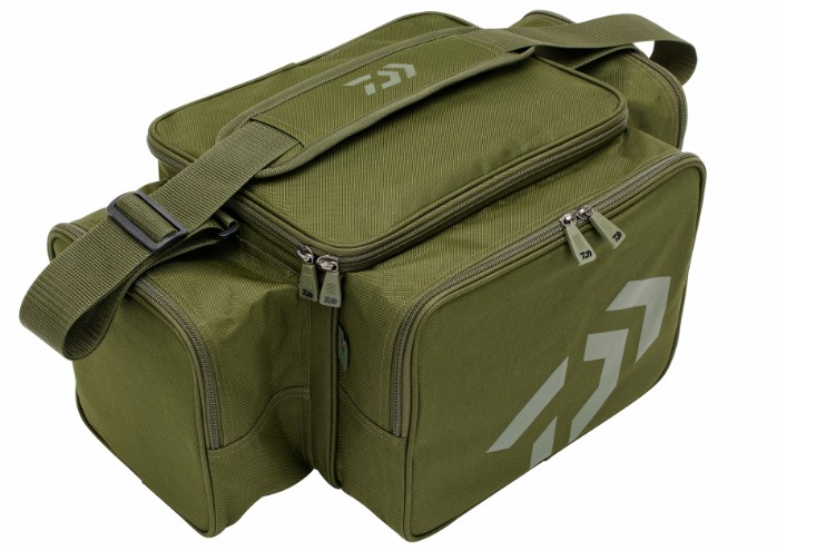 torba-karpiowa-black-widow-compact-tackle-bag-daiwa torba-karpiowa-black-widow-compact-tackle-bag-daiwa