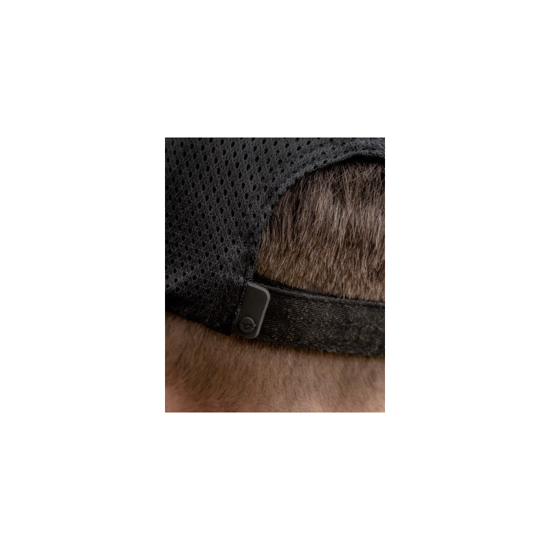 Czapka z daszkiem Korda Logo Patch Cap Dark Kamo roz. uniwersalny Czapka z daszkiem Korda Logo Patch Cap Dark Kamo roz. uniwersalny