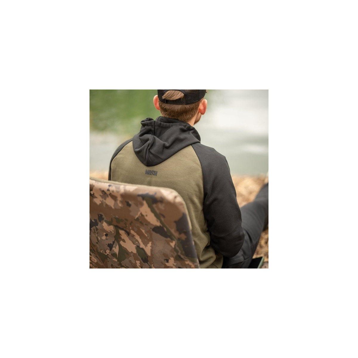 czapka-z-daszkiem-make-it-happen-trucker-cap-box-logo-nash