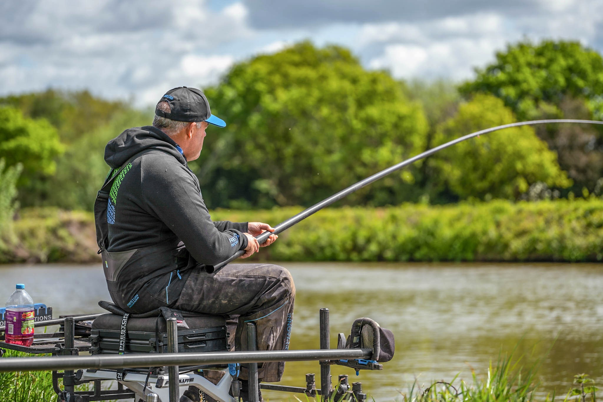 podgrzewana-poduszka-na-siedzisko-thermatech-heated-seat-cushion-preston