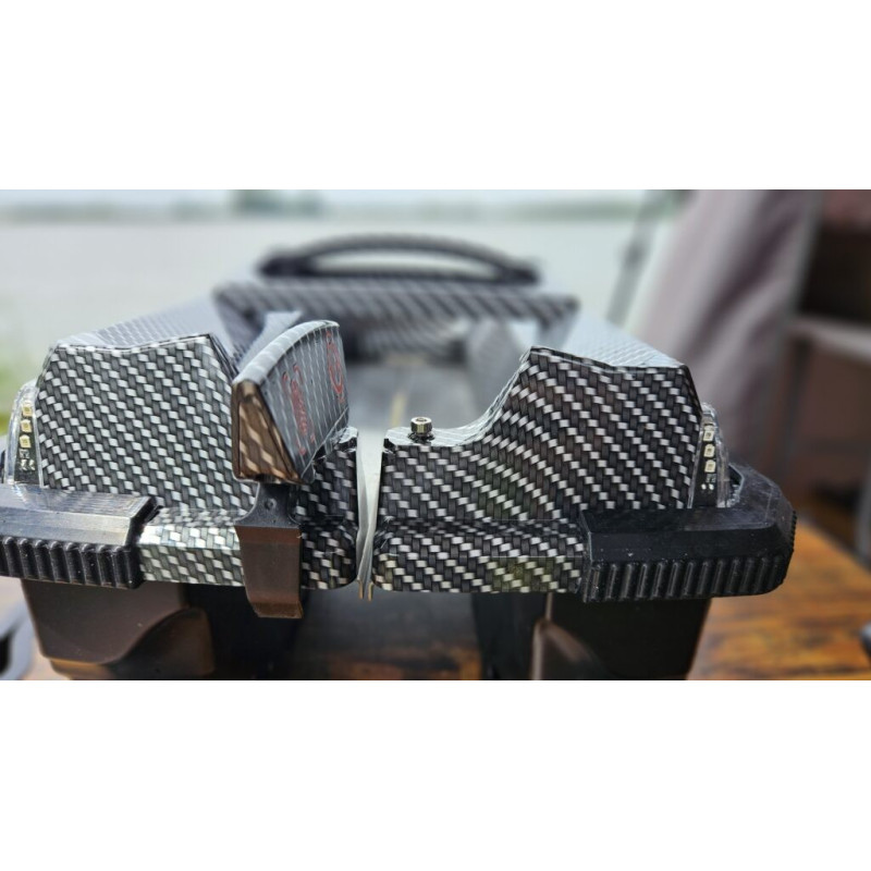 Łódka zanętowa Vulcan GPS Carbon VULGPSCAR BOATMAN