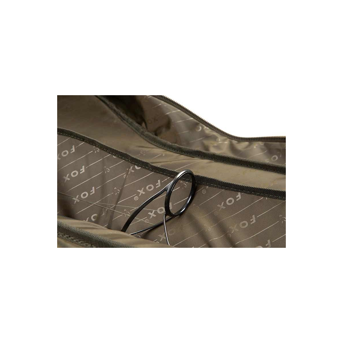 pokrowiec-na-wedki-4-rod-hardcases-fox