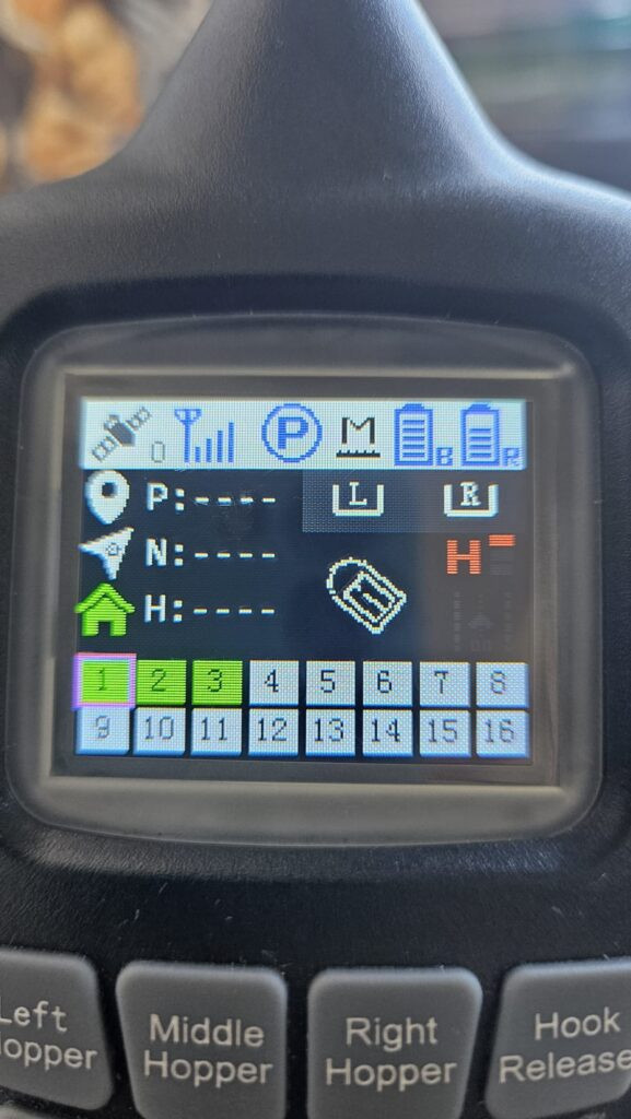 Łódka zanętowa Boatman Vulcan GPS Black