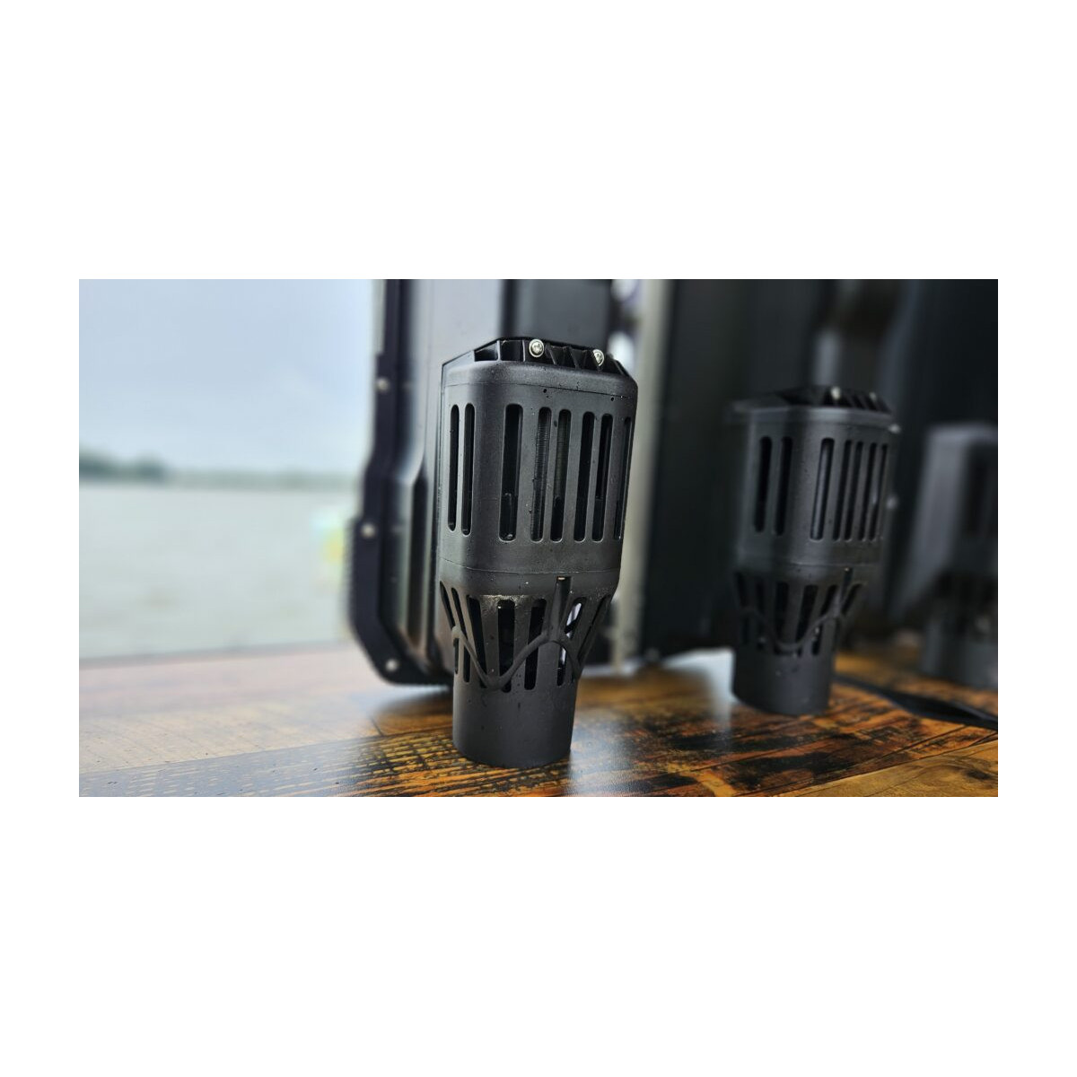 Łódka zanętowa Boatman Vulcan GPS Black