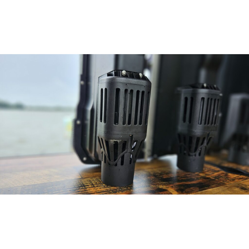 Łódka zanętowa Boatman Vulcan GPS Black