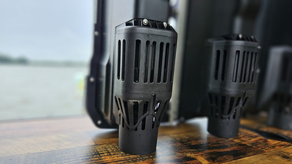 Łódka zanętowa Boatman Vulcan GPS Black