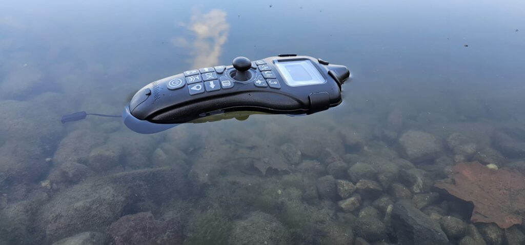 Łódka zanętowa Boatman Vulcan GPS Black