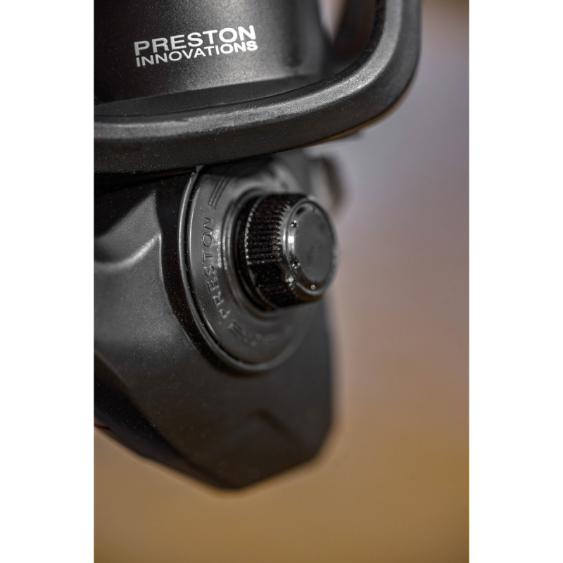 Kołowrotek Preston Invictus 520