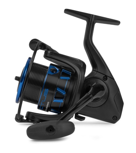 Kołowrotek Preston Invictus 420