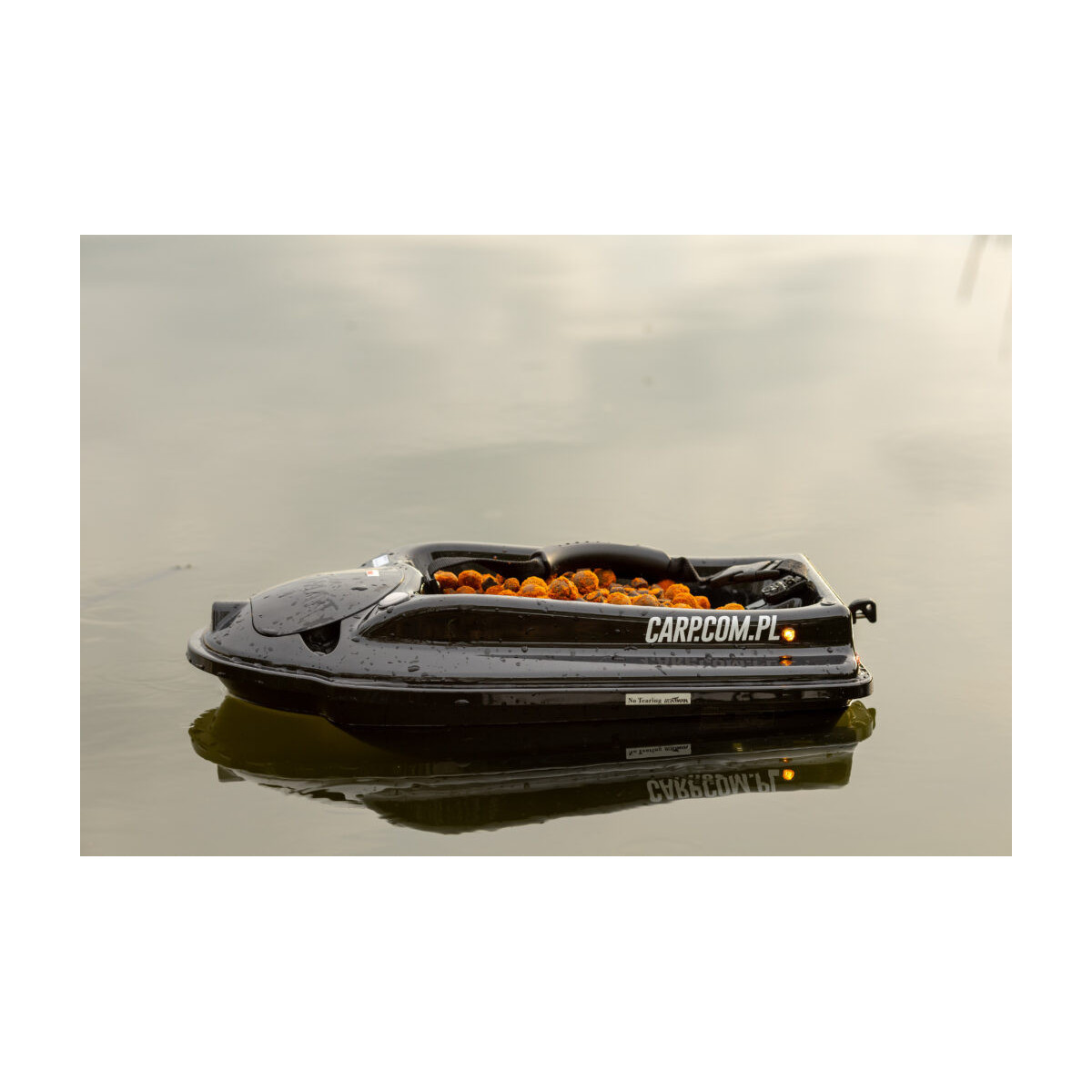 Łódka zanętowa BOATMAN Actor Plus Pro ( ECHOSONDA + GPS) ACPLUSPROEG