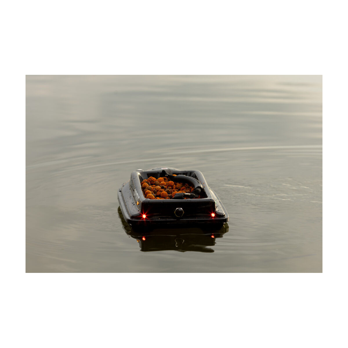 Łódka zanętowa BOATMAN Actor Plus Pro ( ECHOSONDA + GPS) ACPLUSPROEG