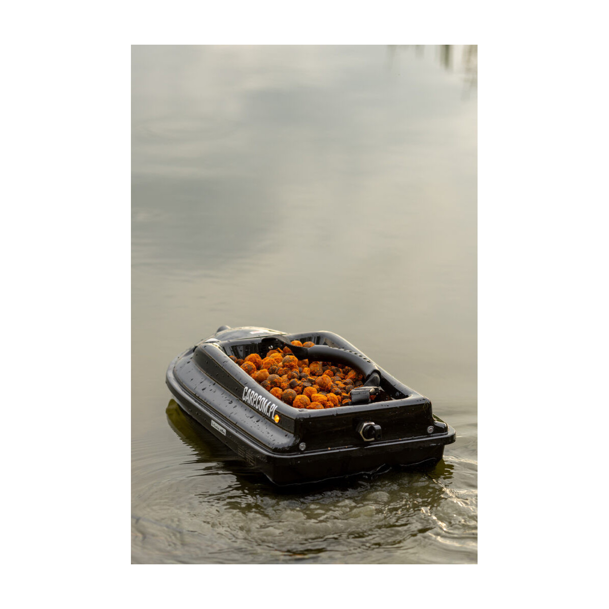 Łódka zanętowa BOATMAN Actor Plus Pro ( ECHOSONDA + GPS) ACPLUSPROEG