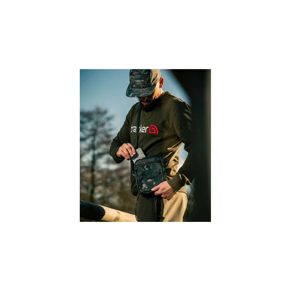 Saszetka Trakker NXC Camo Essentials Bag 21x15x6cm