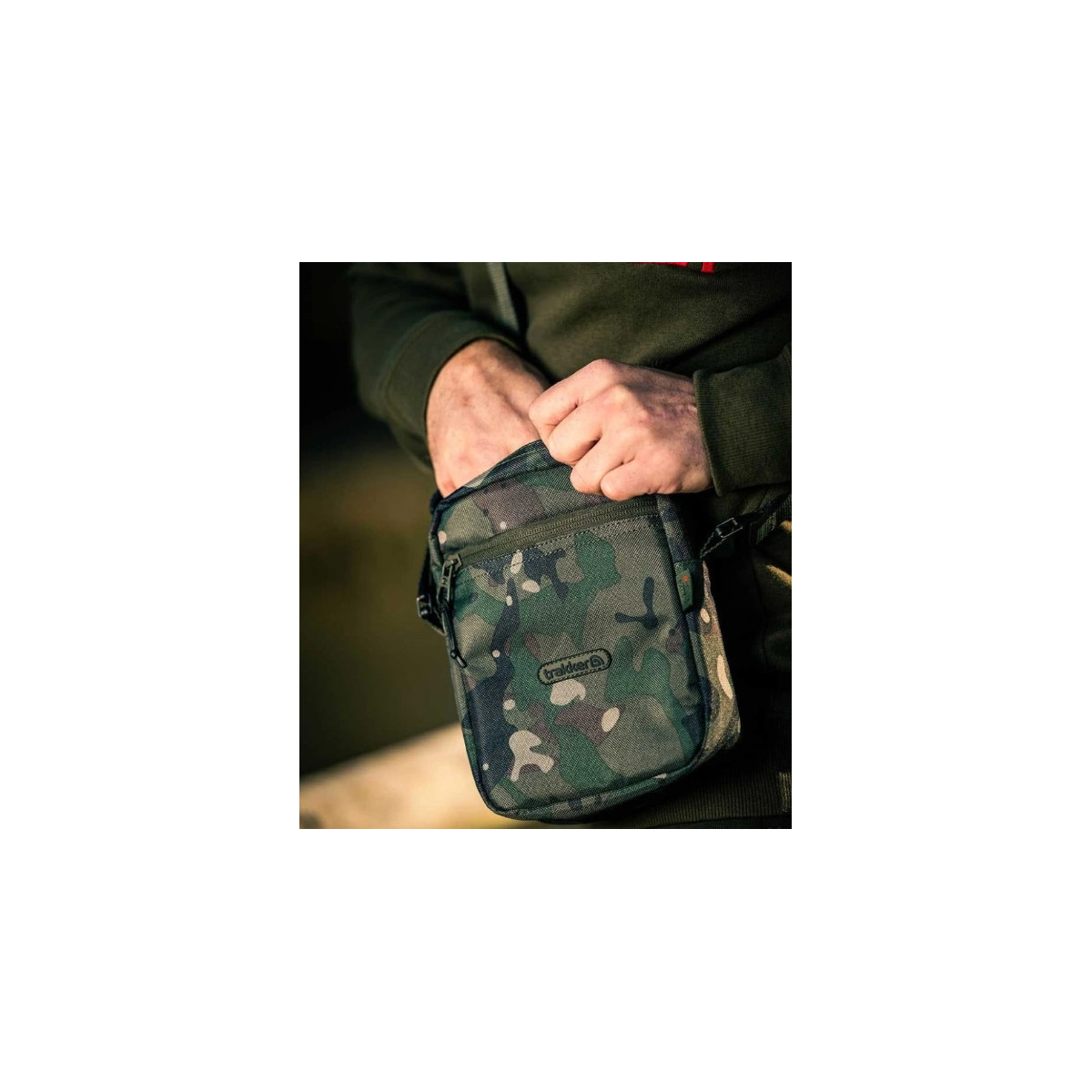 Saszetka Trakker NXC Camo Essentials Bag 21x15x6cm