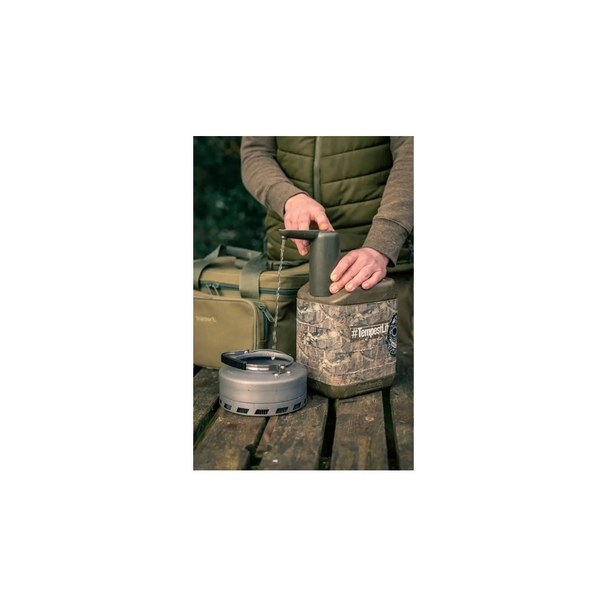 Kran biwakowy z wewnętrznym zasilaniem Trakker PowerFlo Tap Kran biwakowy z wewnętrznym zasilaniem Trakker PowerFlo Tap