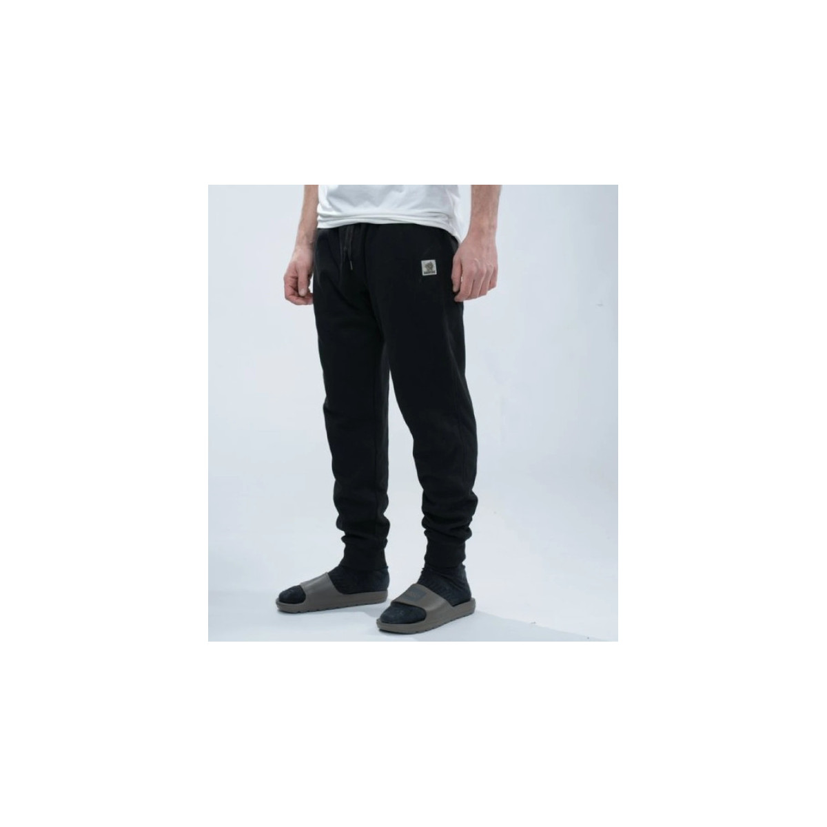 Spodnie Nash Make It Happen Badge Joggers roz.L - Black Spodnie Nash Make It Happen Badge Joggers roz.L - Black
