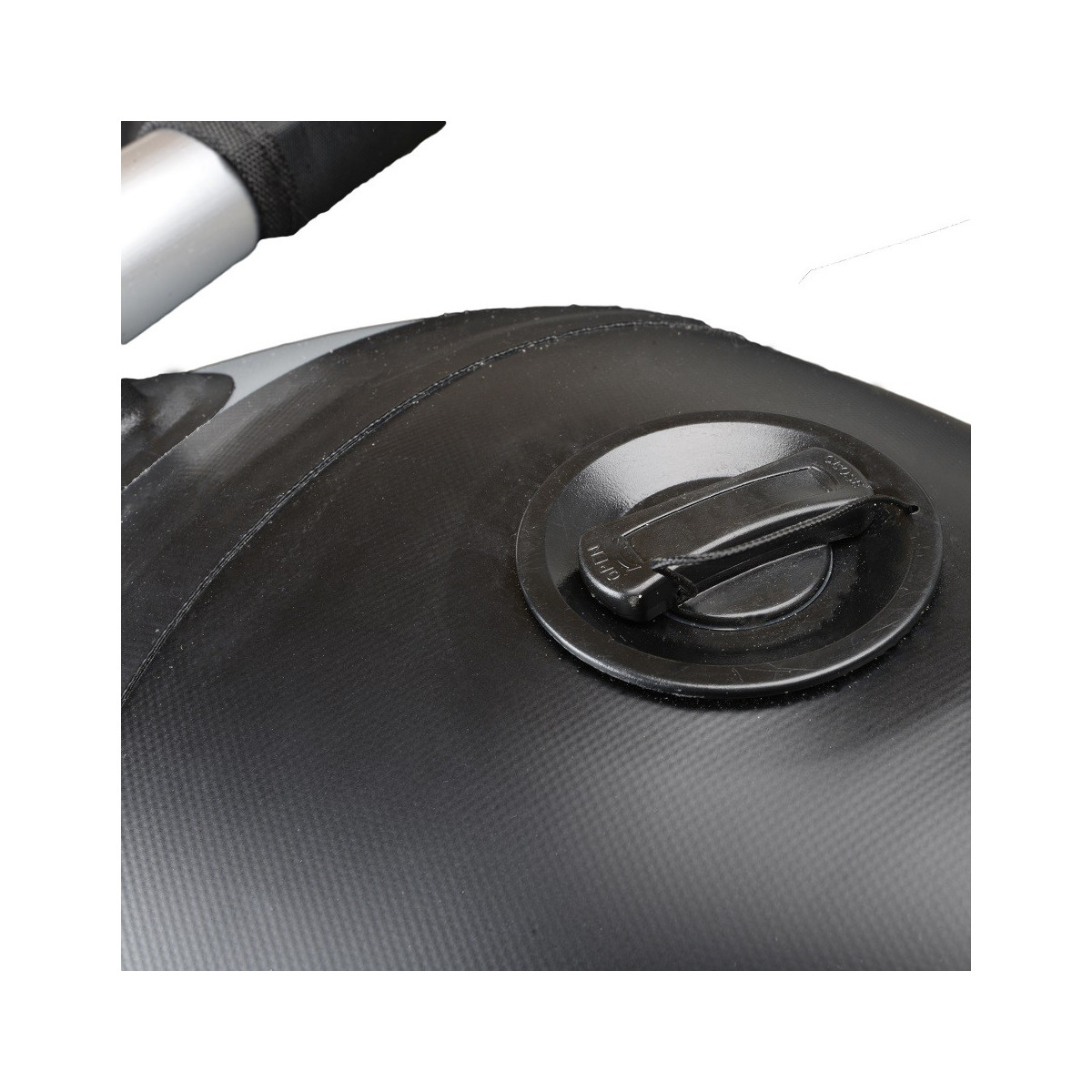 belly-boat-high-rider-boat-170-savage-gear