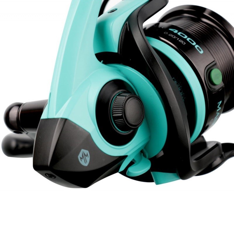 kolowrotek-mascot-feeder-flagman