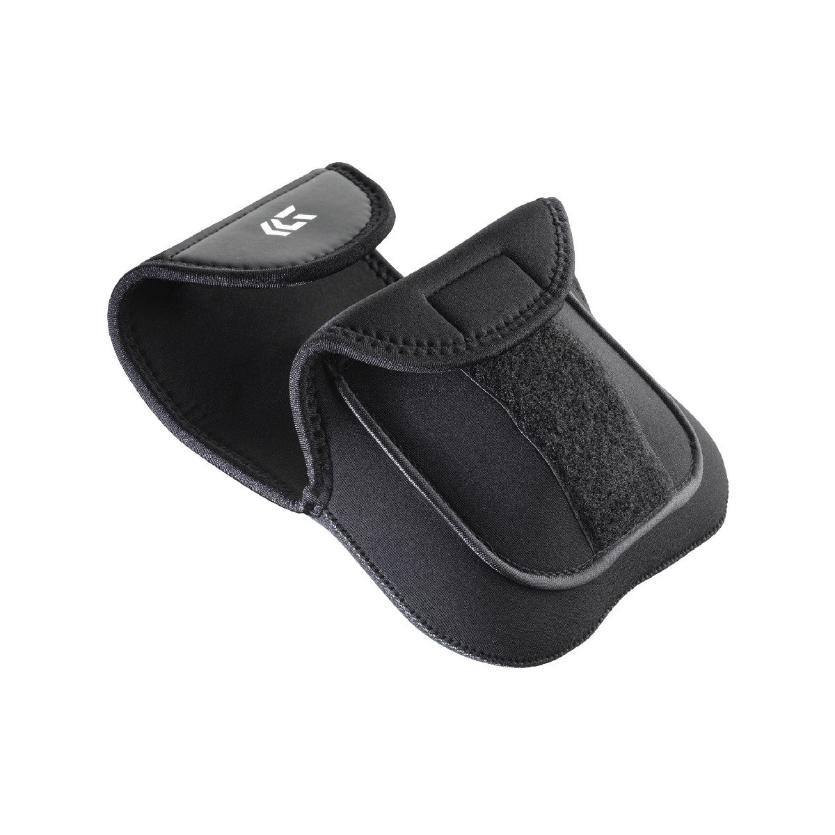 etui-neoprenowe-na-kolowrotki-daiwa